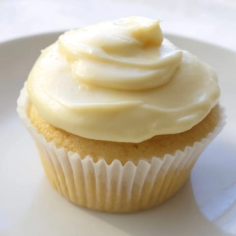 Vanilla Cupcakes Buttercream Frosting